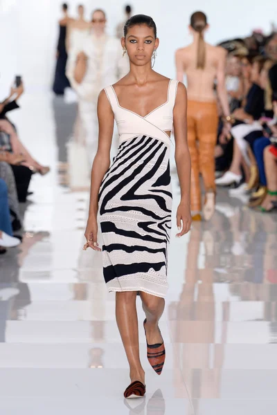 Look 13